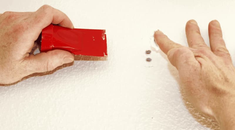 come coprire un buco nel muro